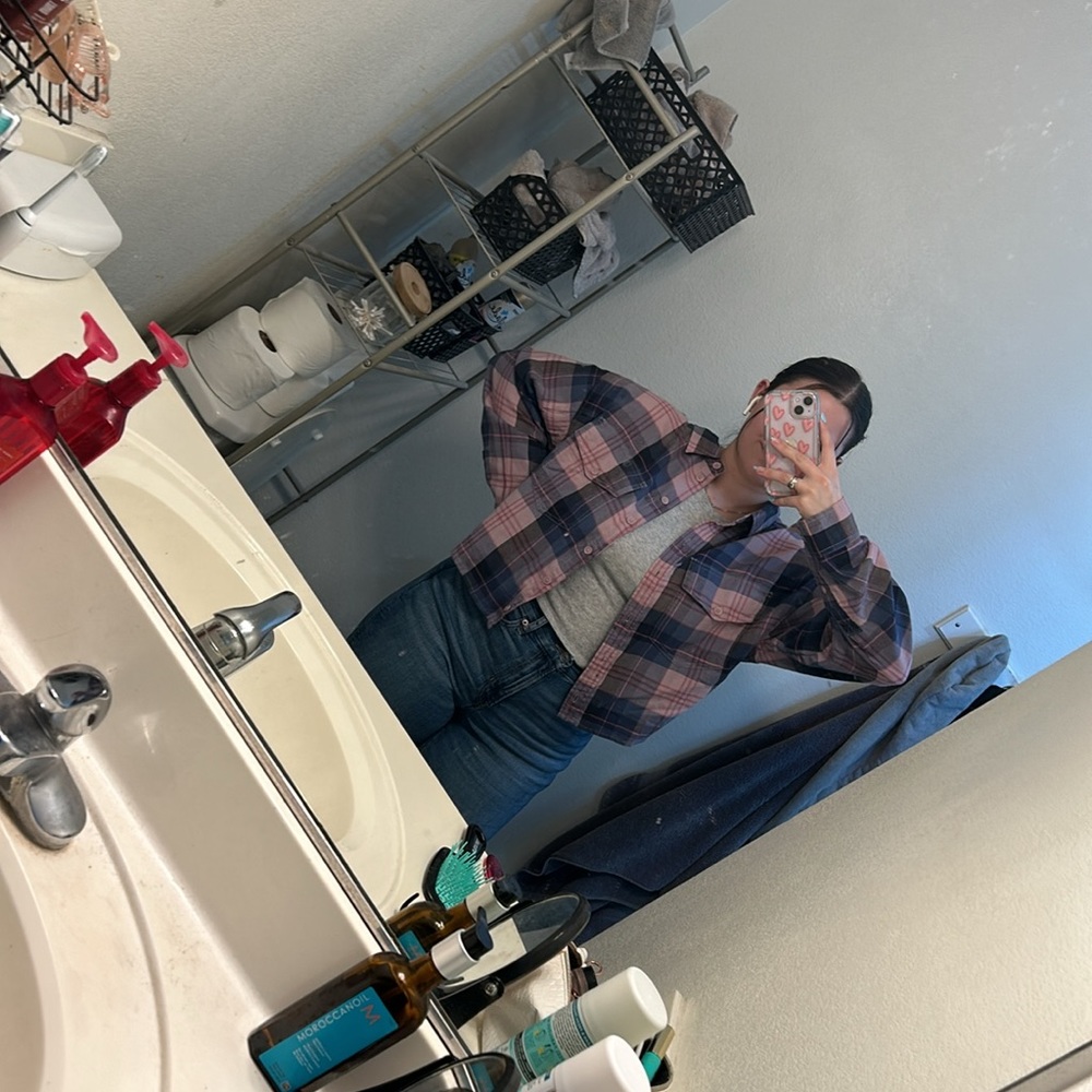 American Eagle Cropped Pink and Purple Flannel Size L